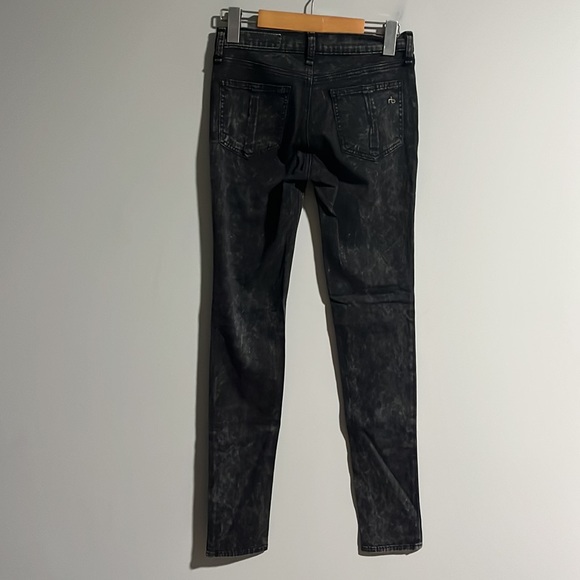 Rag & Bone Legging Jeans in Rosebowl - Picture 3 of 5